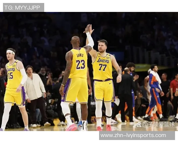 勇士主场力克湖人拒绝横扫库里与詹姆斯各显神通争锋相对