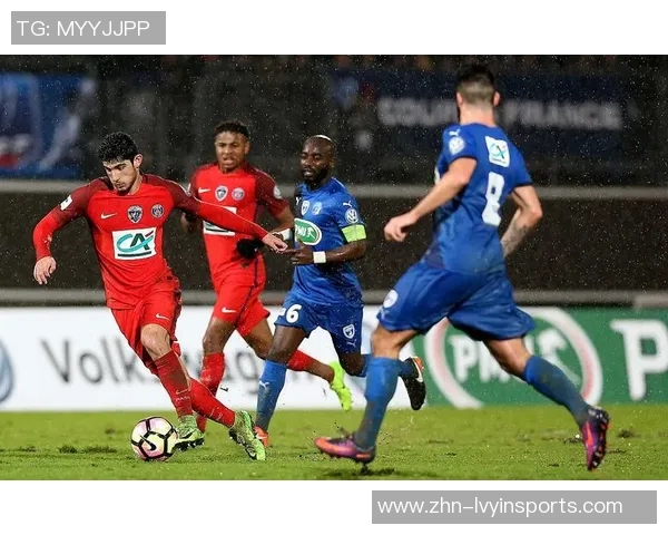 特鲁瓦与瓦朗谢纳激战正酣谁能在这场对决中笑到最后